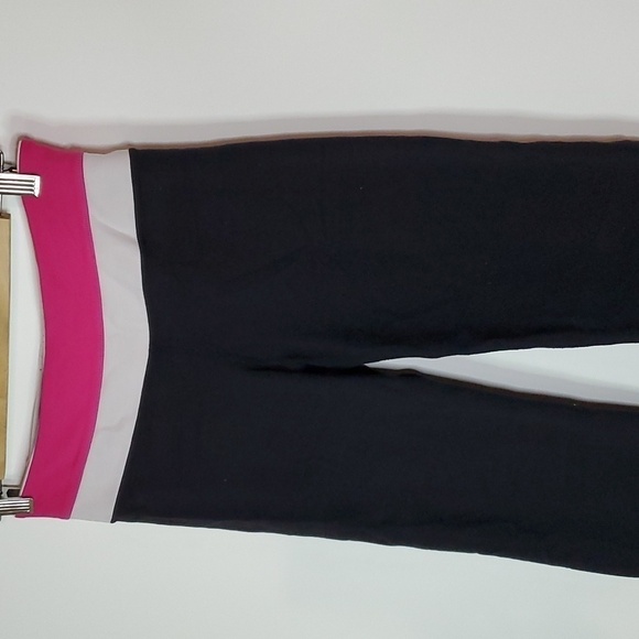 Lululemon black size 6 cropped leggings - Picture 2 of 6